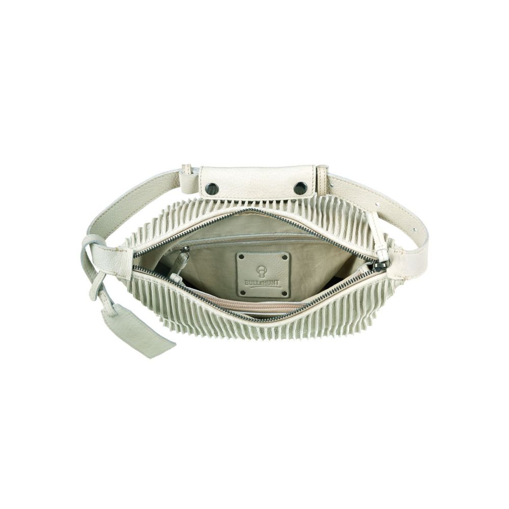 Bull Hunt Larissa-Stone #4